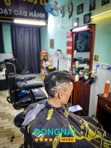 Cắt tóc tại Hoàng Nam Barber
