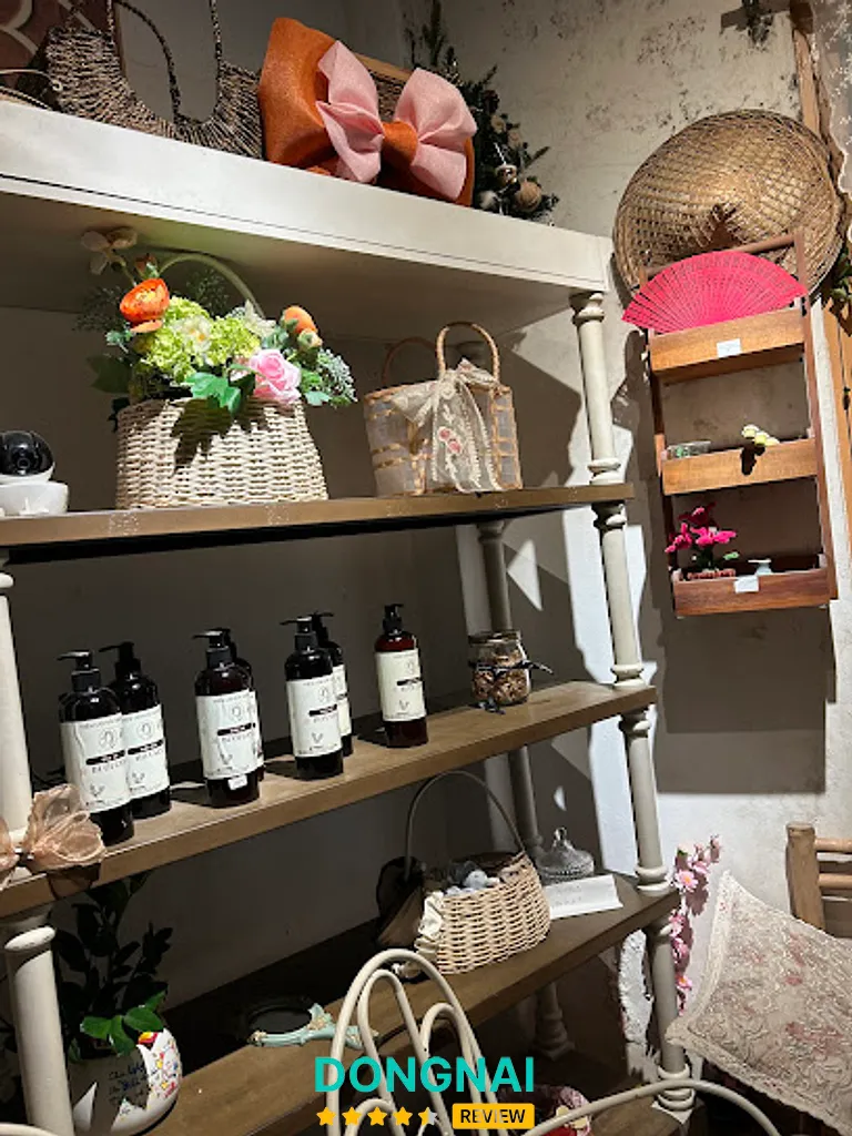 Tiệm Gội Đầu Sachi: 738/44 Khu Phố 7, Tam Hiệp