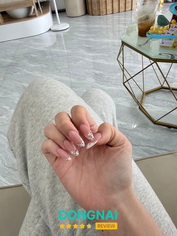 Bông Nail & Eyelash Trảng Bom