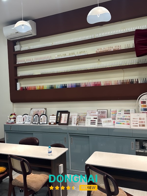 NHI NAIL MEEE CN TRẢNG DÀI