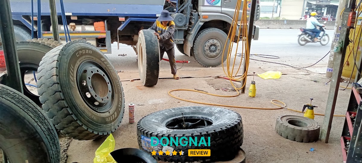 Vá Vỏ Lưu Động Quốc Việt – hình ảnh 2