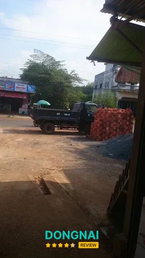 Cửa hàng vật liệu xây dựng Tám Hiền